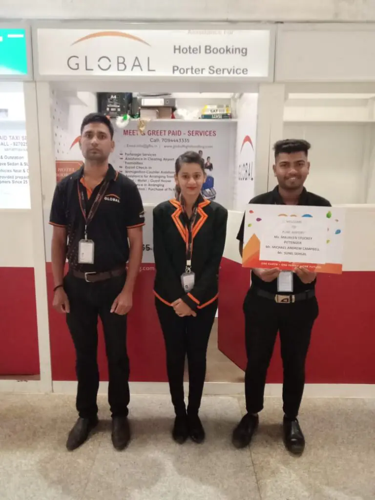 customer-receives-768x1024
